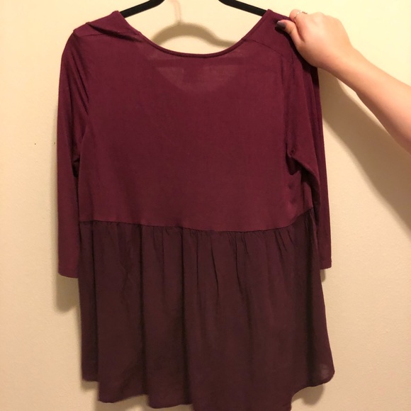 maroon loose shirt - Picture 2 of 2